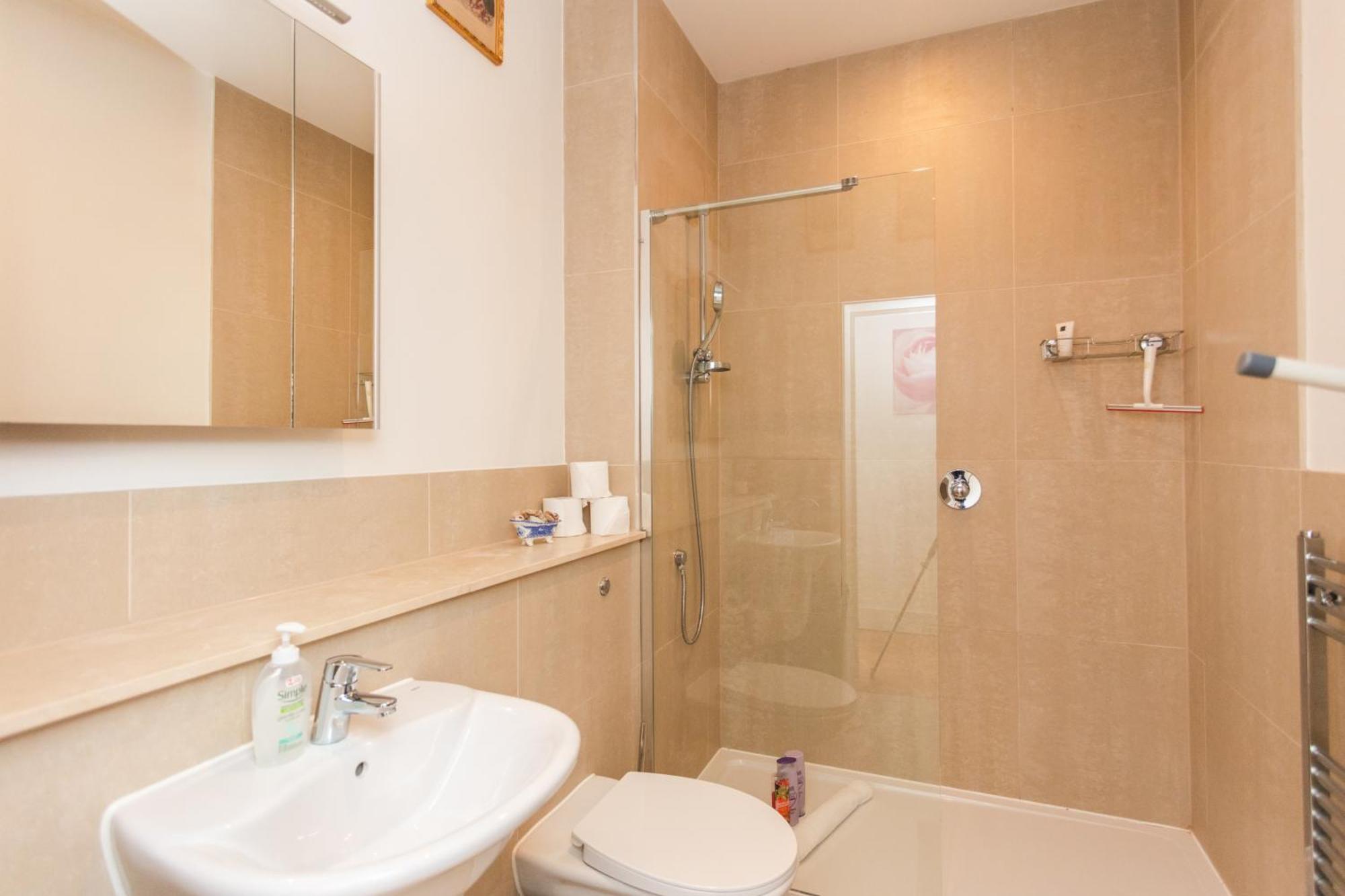 Homely 1 Bedroom Apartment In The Heart Of Vibrant Camden Londra Exterior foto